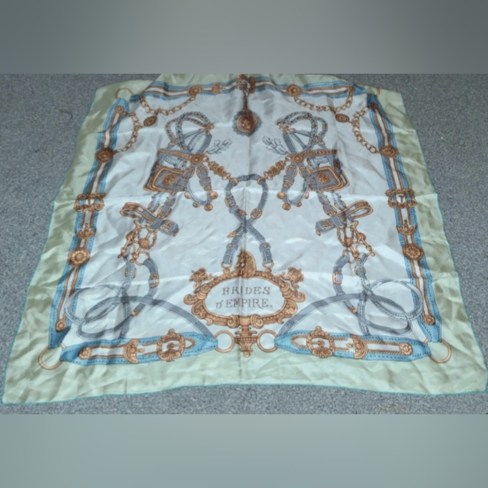 Bride d'empire scarf - Picture 3 of 3